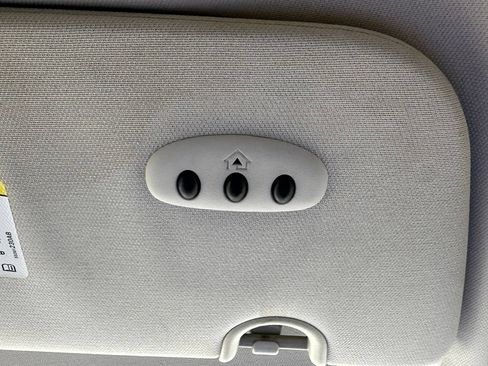 Used 2010 Chrysler Town & Country Touring FWD image 24