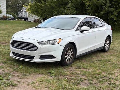 Used 2015 Ford Fusion S FWD image 3