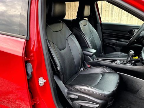 Used 2023 Jeep Compass Limited image 16