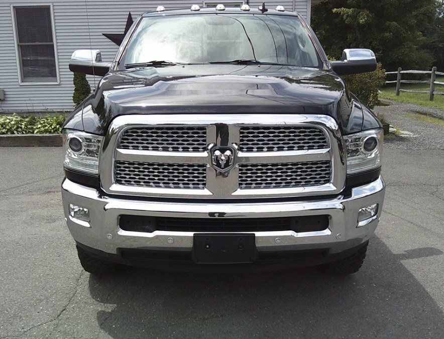 Used 2018 RAM 2500 Laramie w/ Snow Chief Group AWD/4WD image 3