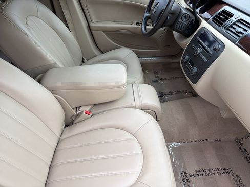 Used 2011 Buick Lucerne CXL FWD image 68