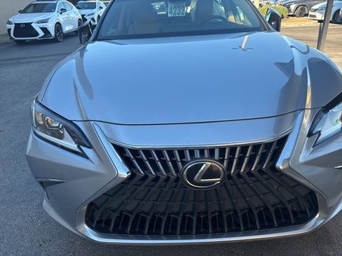 Used 2022 Lexus ES 350 w/ Premium Package image 3