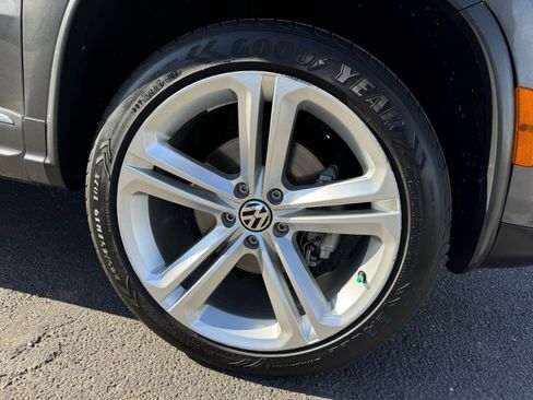 Used 2015 Volkswagen Tiguan R-Line image 9