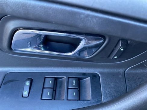 Used 2010 Ford Taurus SEL FWD image 16
