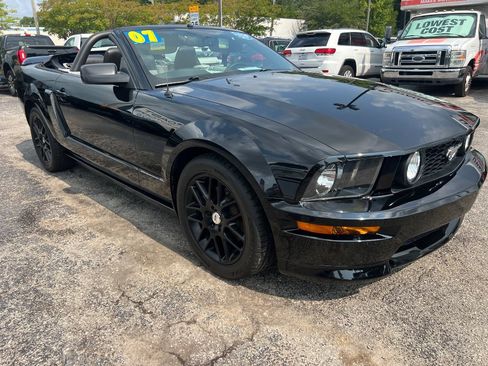 Used 2007 Ford Mustang GT Premium RWD image 1