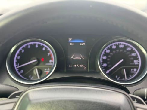 Used 2020 Toyota Camry SE FWD image 18