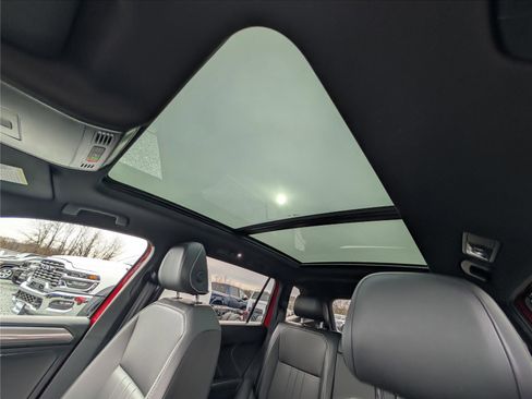 Used 2024 Volkswagen Tiguan SE R-Line image 31