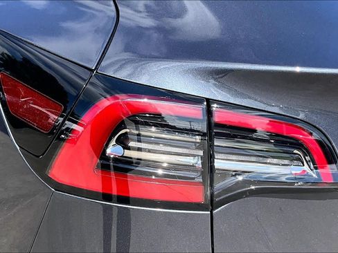 Used 2023 Tesla Model 3 Standard Range RWD image 25