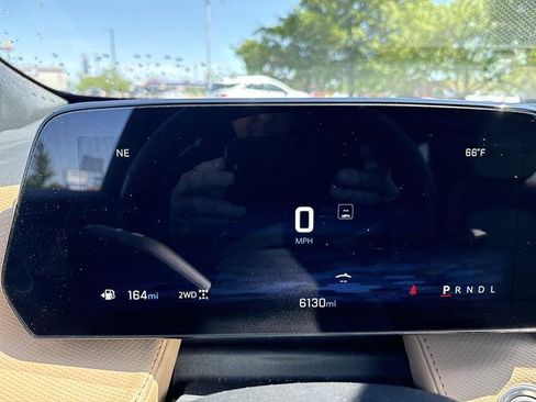 Used 2025 Chevrolet Equinox ACTIV w/ Safety and Technology Package AWD/4WD image 10