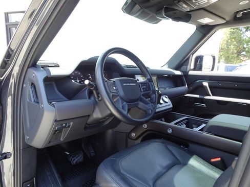 Used 2023 Land Rover Defender 110 X-Dynamic SE AWD/4WD image 11