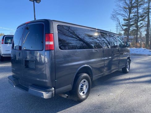 Used 2017 Chevrolet Express 3500 LT w/ LT Preferred Equipment Group image 7