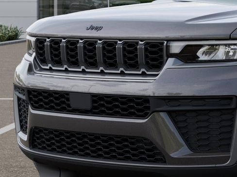 New 2026 Jeep Grand Cherokee Altitude AWD/4WD image 11