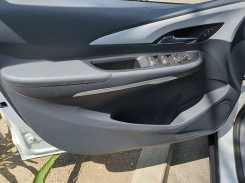 Used 2020 Chevrolet Bolt LT FWD image 20