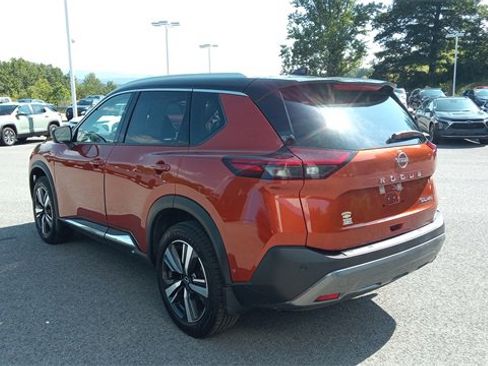 Used 2023 Nissan Rogue SL w/ SL Premium Package image 6