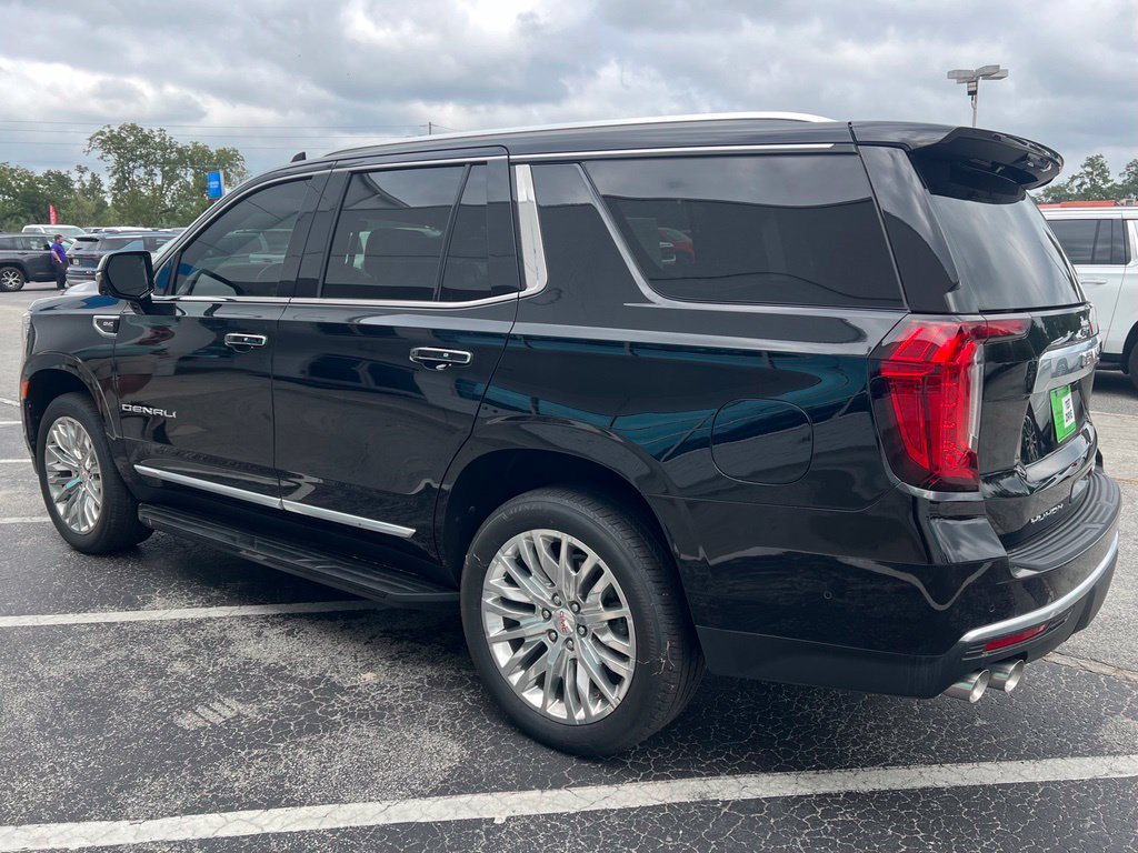 Used 2024 GMC Yukon Denali w/ Advanced Technology Package AWD/4WD image 36