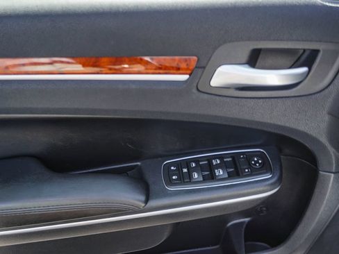 Used 2013 Chrysler 300 AWD w/ Driver Convenience Group image 19