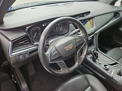 Used 2021 Cadillac XT5 Premium Luxury image 10