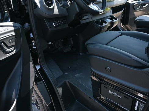 Used 2026 Mercedes-Benz Sprinter 2500 image 7