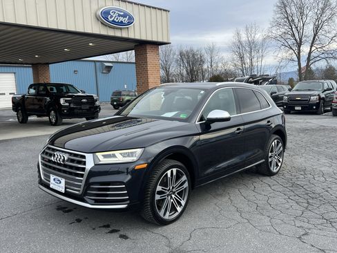 Used 2018 Audi SQ5 Premium Plus w/ Navigation Package image 2
