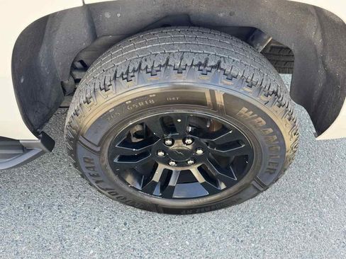 Used 2019 Chevrolet Tahoe LT AWD/4WD image 40