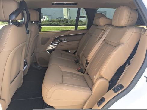 New 2026 Land Rover Range Rover Long Wheelbase SE image 12