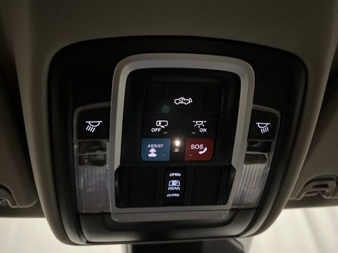 New 2026 RAM 1500 Laramie w/ Off Road Group image 34