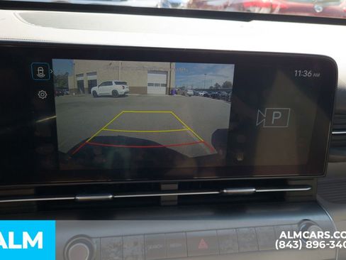 Certified 2025 Hyundai Kona SEL image 9