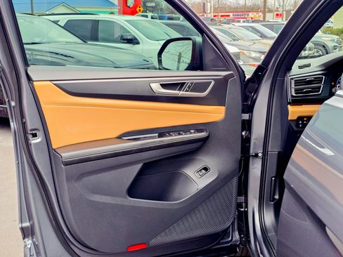 Used 2024 Volkswagen Atlas Cross Sport SEL R-Line image 26