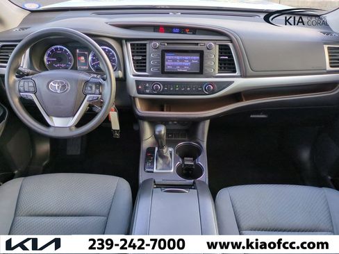 Used 2019 Toyota Highlander LE image 13