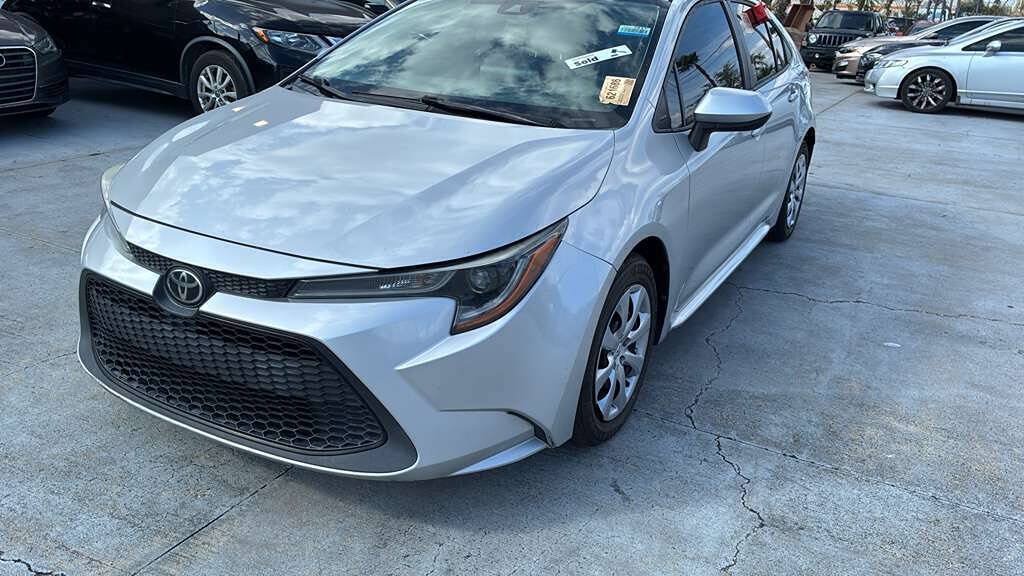 Used 2021 Toyota Corolla LE FWD image 3