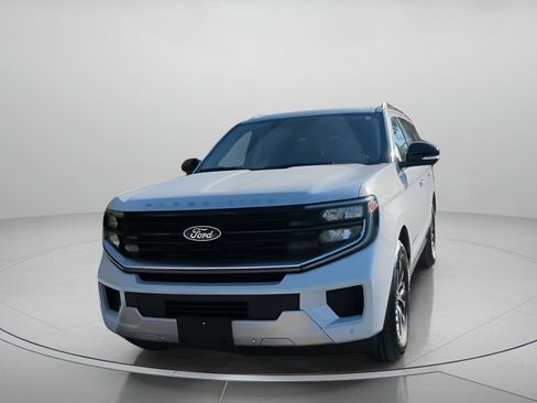 Certified 2025 Ford Expedition Platinum image 8