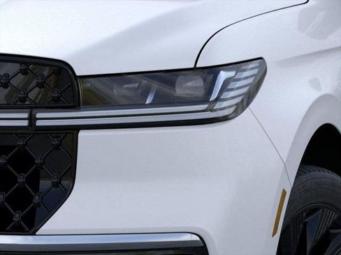 New 2026 Lincoln Navigator L Reserve AWD/4WD image 16