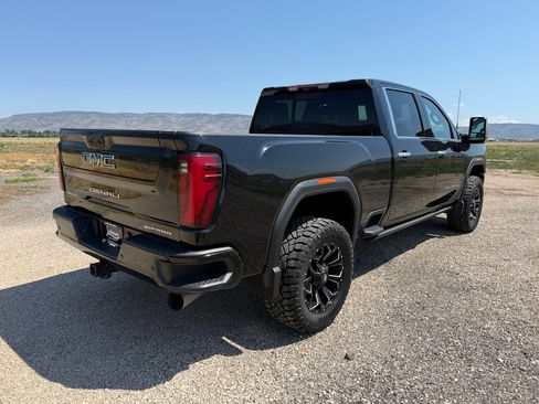 Used 2024 GMC Sierra 3500 Denali Ultimate AWD/4WD image 7