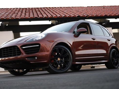 Used 2013 Porsche Cayenne GTS image 62