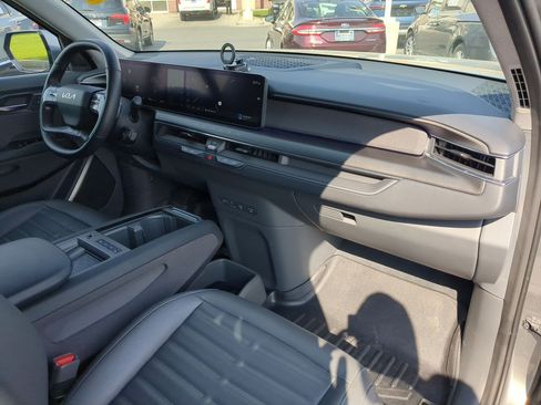 Certified 2024 Kia EV9 Land AWD/4WD image 29