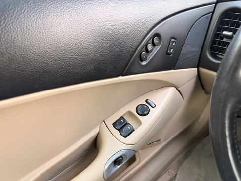 Used 2005 Chevrolet Corvette Coupe w/ Preferred Equipment Group image 18