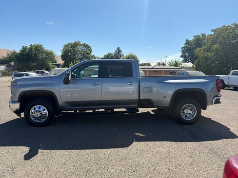 Used 2025 Chevrolet Silverado 3500 LTZ w/ LTZ Plus Package AWD/4WD image 8