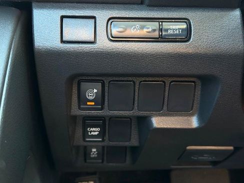 Certified 2025 Nissan Frontier SV RWD image 25