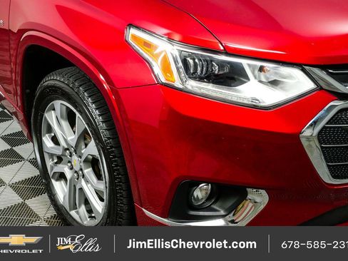 Used 2020 Chevrolet Traverse Premier AWD/4WD image 40