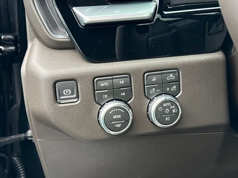 New 2026 GMC Sierra 1500 SLT w/ SLT Premium Package AWD/4WD image 19