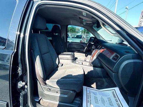 Used 2012 Chevrolet Suburban LS image 16