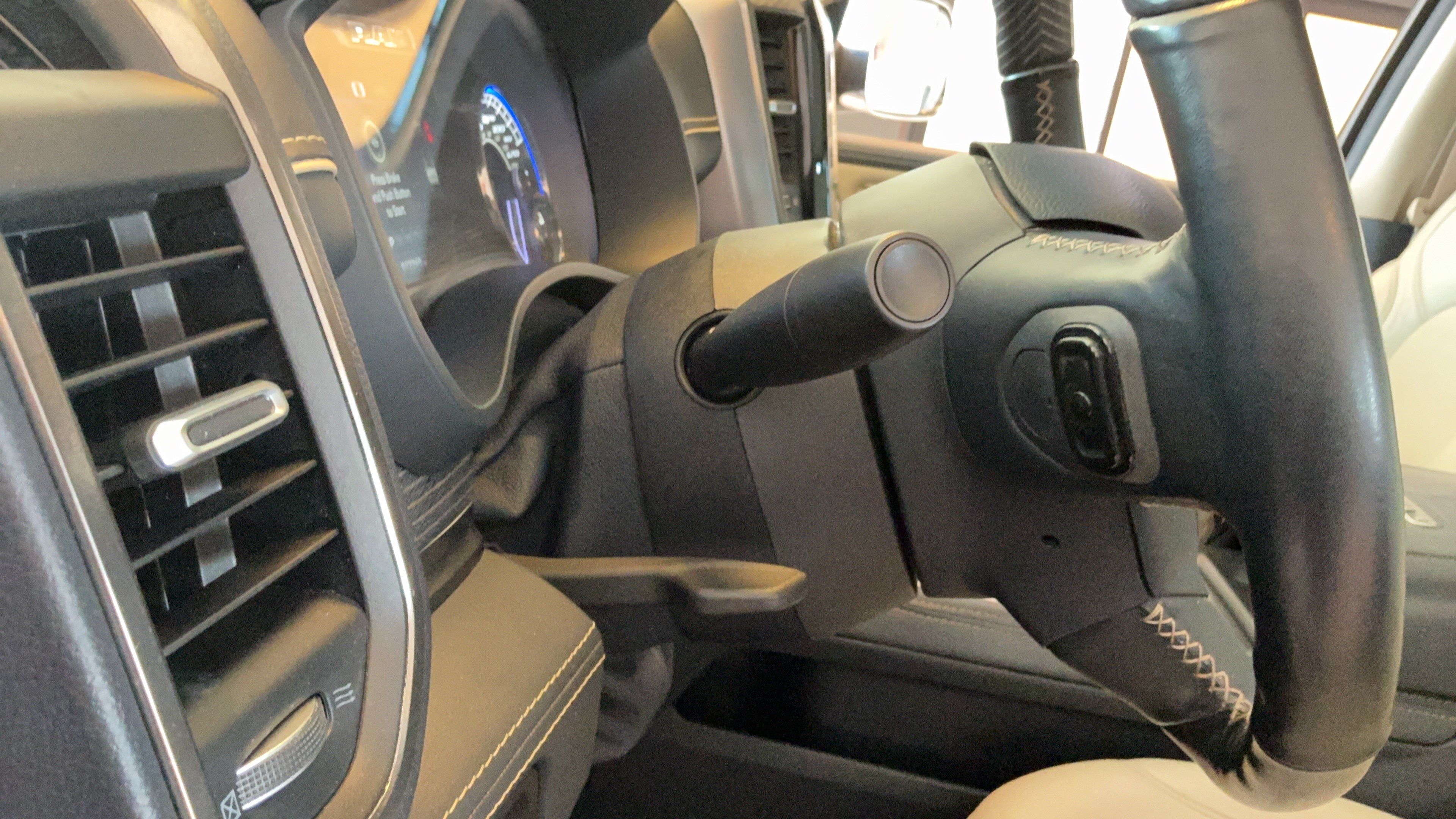 Used 2019 RAM 1500 Limited AWD/4WD image 24