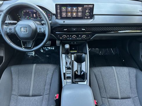 Used 2025 Honda Accord Sport image 16