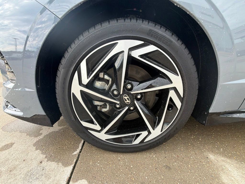 Used 2025 Hyundai Sonata SEL FWD image 3