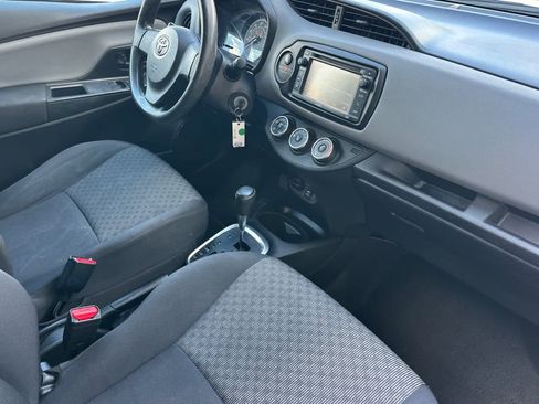 Used 2015 Toyota Yaris L image 16