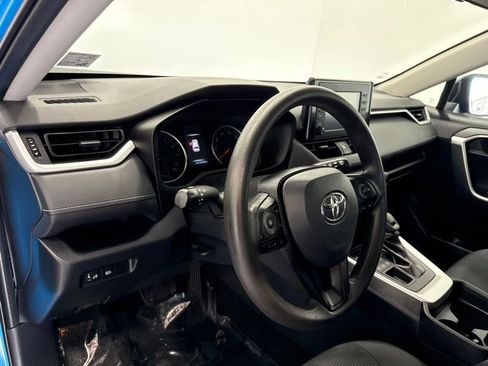 Used 2019 Toyota RAV4 LE w/ Carpet Mat Package AWD/4WD image 19