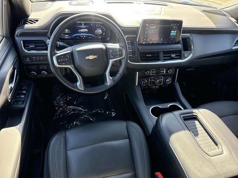 Used 2024 Chevrolet Suburban LT image 18