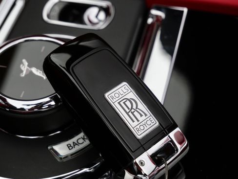 Used 2017 Rolls-Royce Dawn image 14