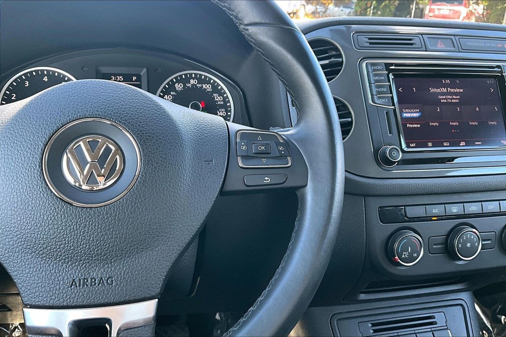 Used 2018 Volkswagen Tiguan Limited AWD/4WD image 25