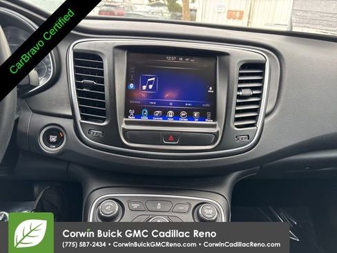 Used 2017 Chrysler 200 Limited Platinum w/ Comfort & Convenience Group image 18